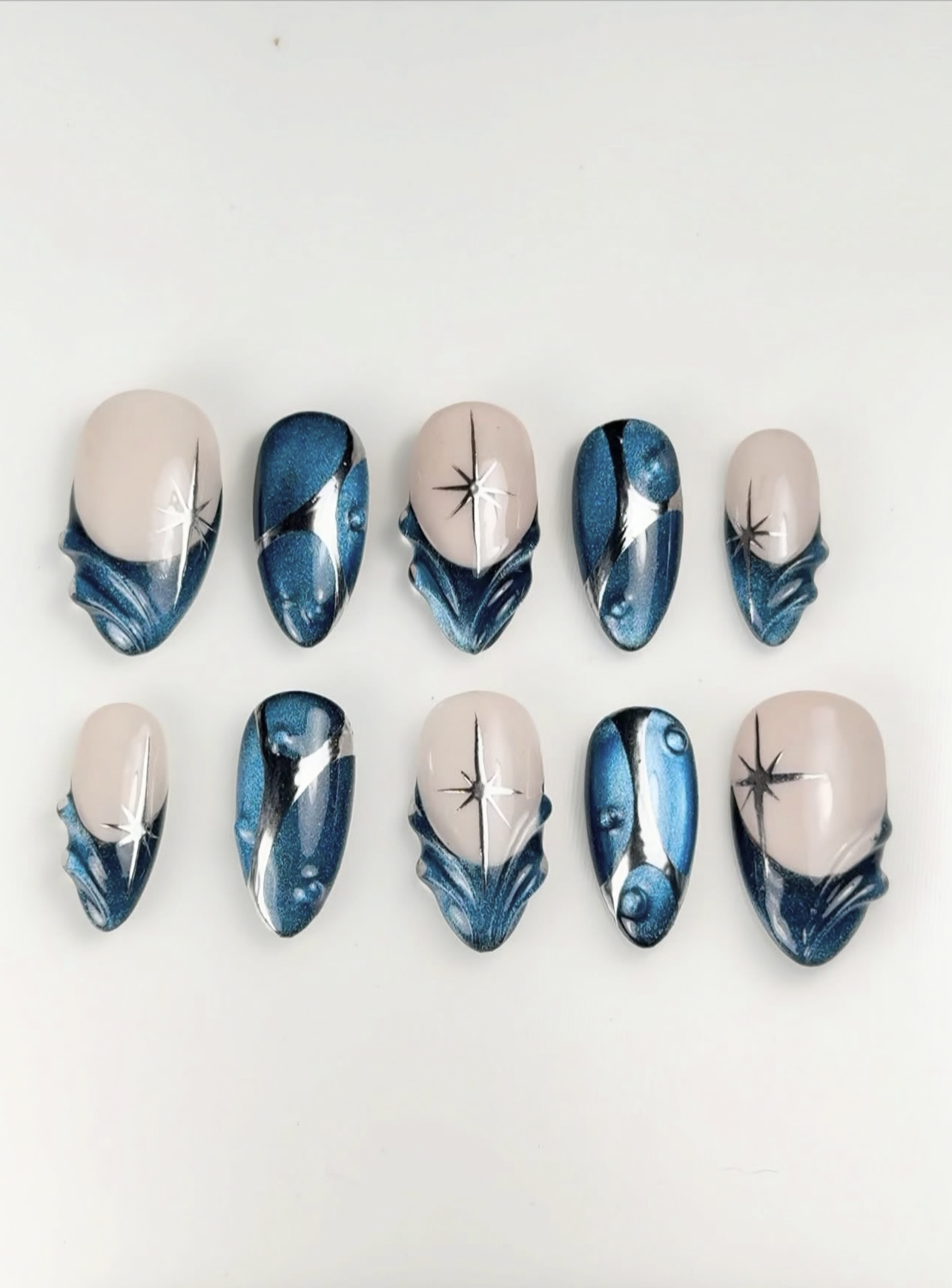 Blue Cat Eye Nails