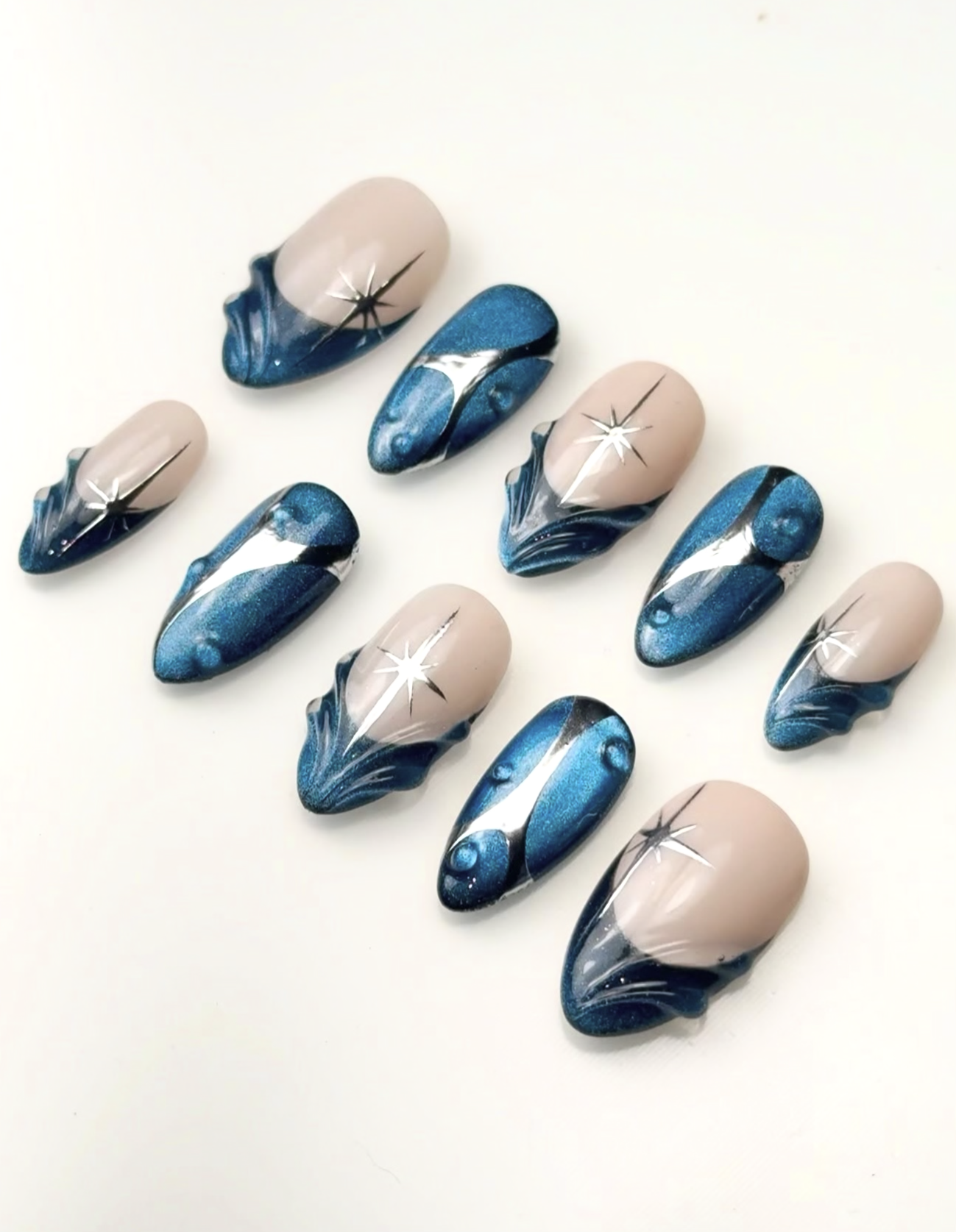 Blue Cat Eye Nails